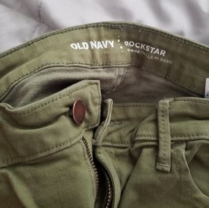 Old Navy Rockstar skinny Jeans sz 6